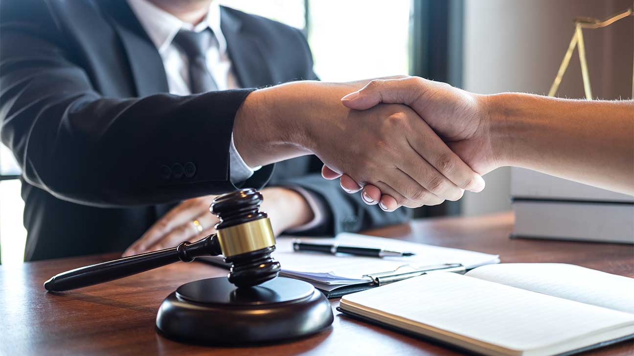 How Can A Criminal Defense Lawyer Help You?